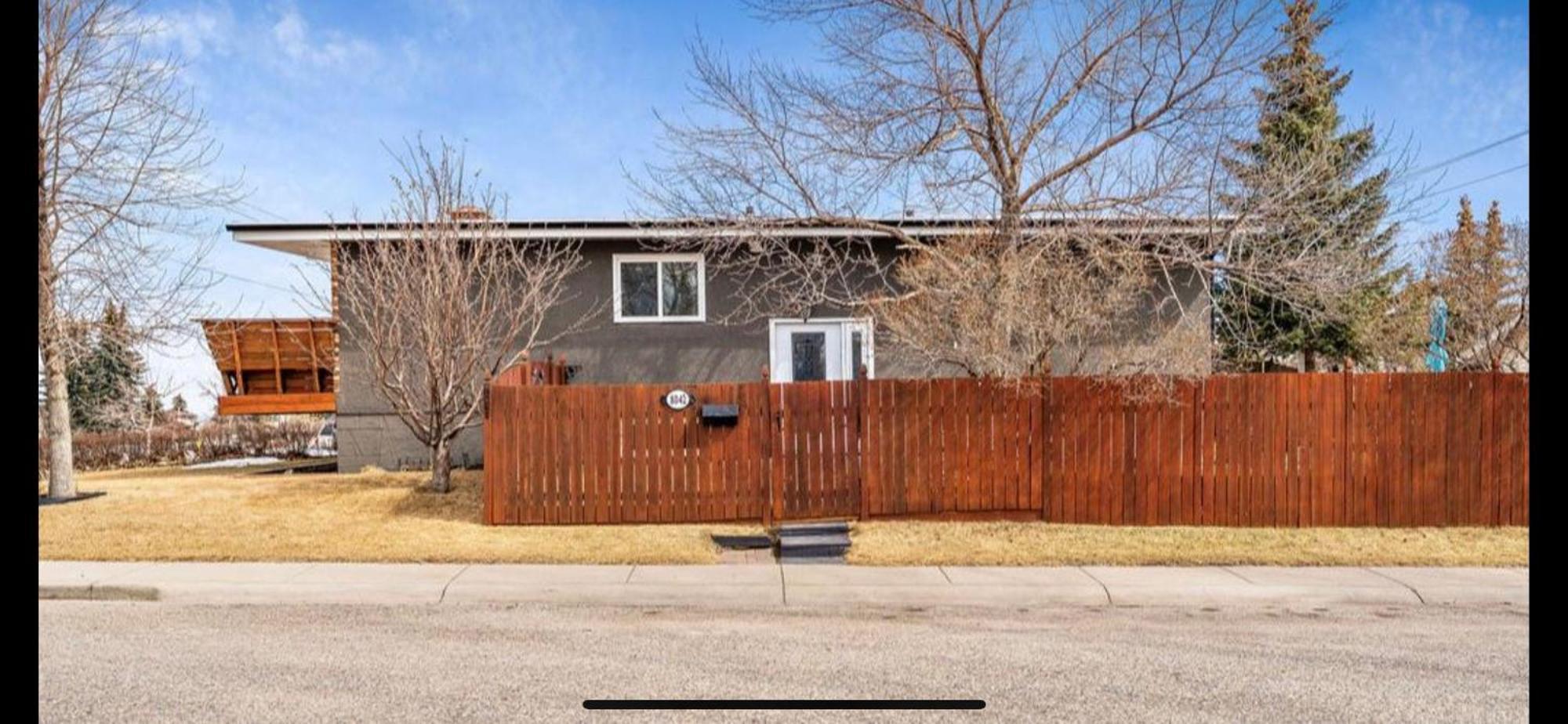 Homestay Grie Hunting Quite Room! Calgary